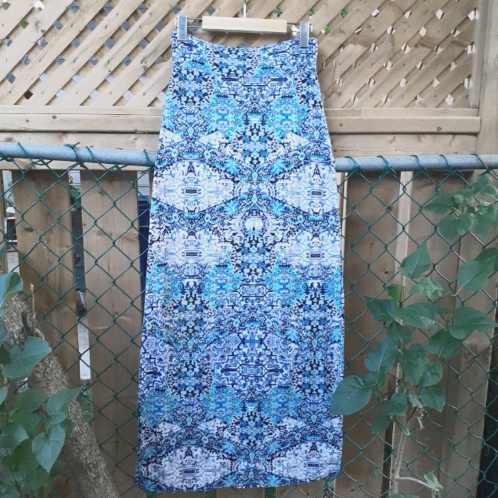💥3/$25💥MAXI SKIRT🧡 Small